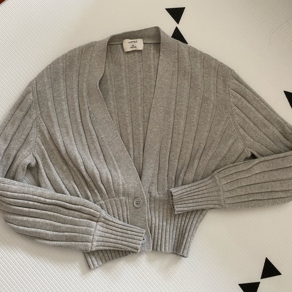 Aritzia Wilfred Thais Cardigan size XXS in colour light grey - Picture 3 of 5
